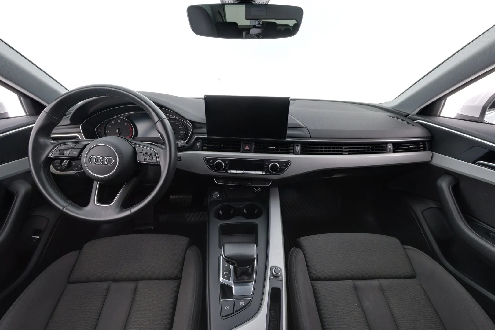 Car Image - 3P9JccJCkTEMR4Q6Z7bO7w