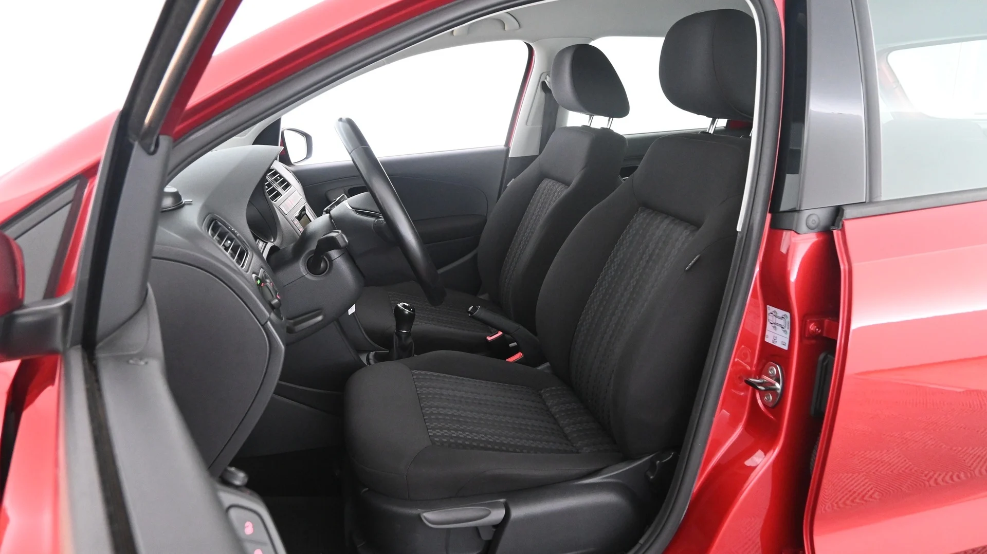 Car Image - 33YcLhea3ctTyZkhZkodbL