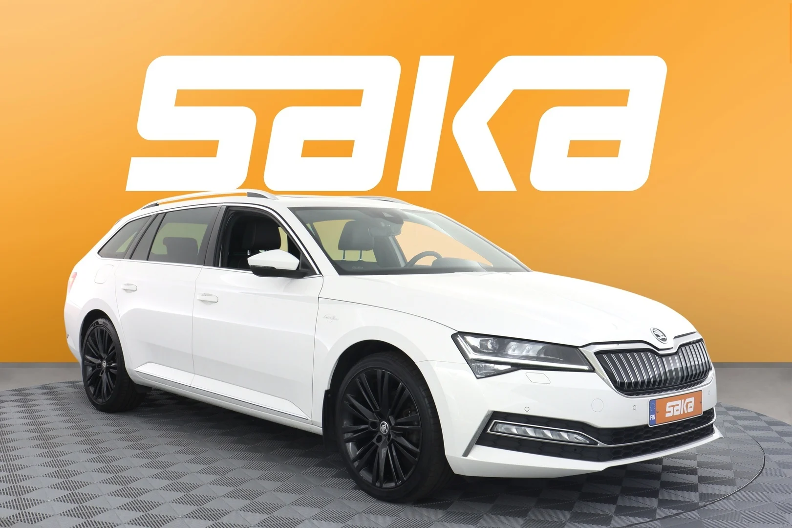 Car Image - 5LAq4zWv7WTL15VcYUyvtL