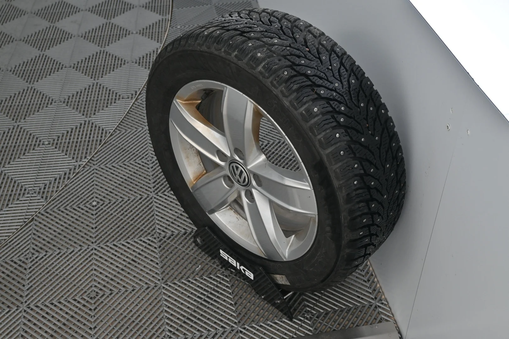 Car Image - 4Tvu7Xsk1TBDQnAc6LTXm4