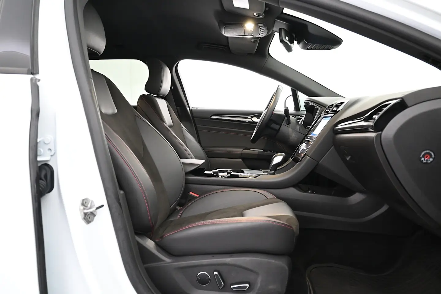 Car Image - 49o12kwdvmhAZfBPMptV7H