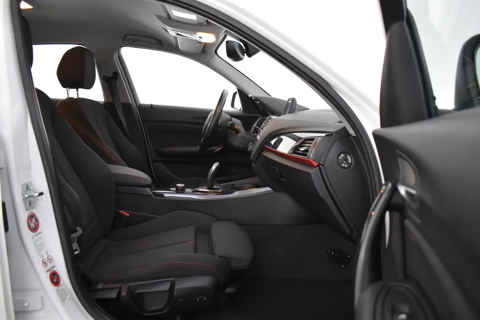 Car Image - 015qMaFzUS5cYX4MNgJ1Ao