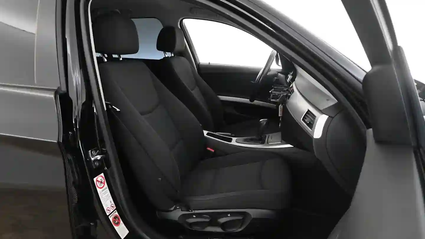 Car Image - 3PxLrYTDVwrmKaGubjnF9d