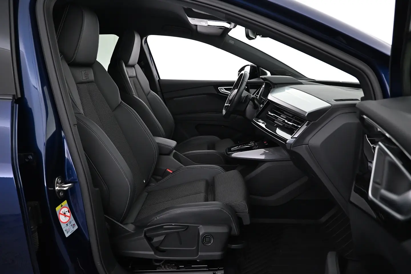 Car Image - 4wL9DkUpkbx8SNqcIO1C25