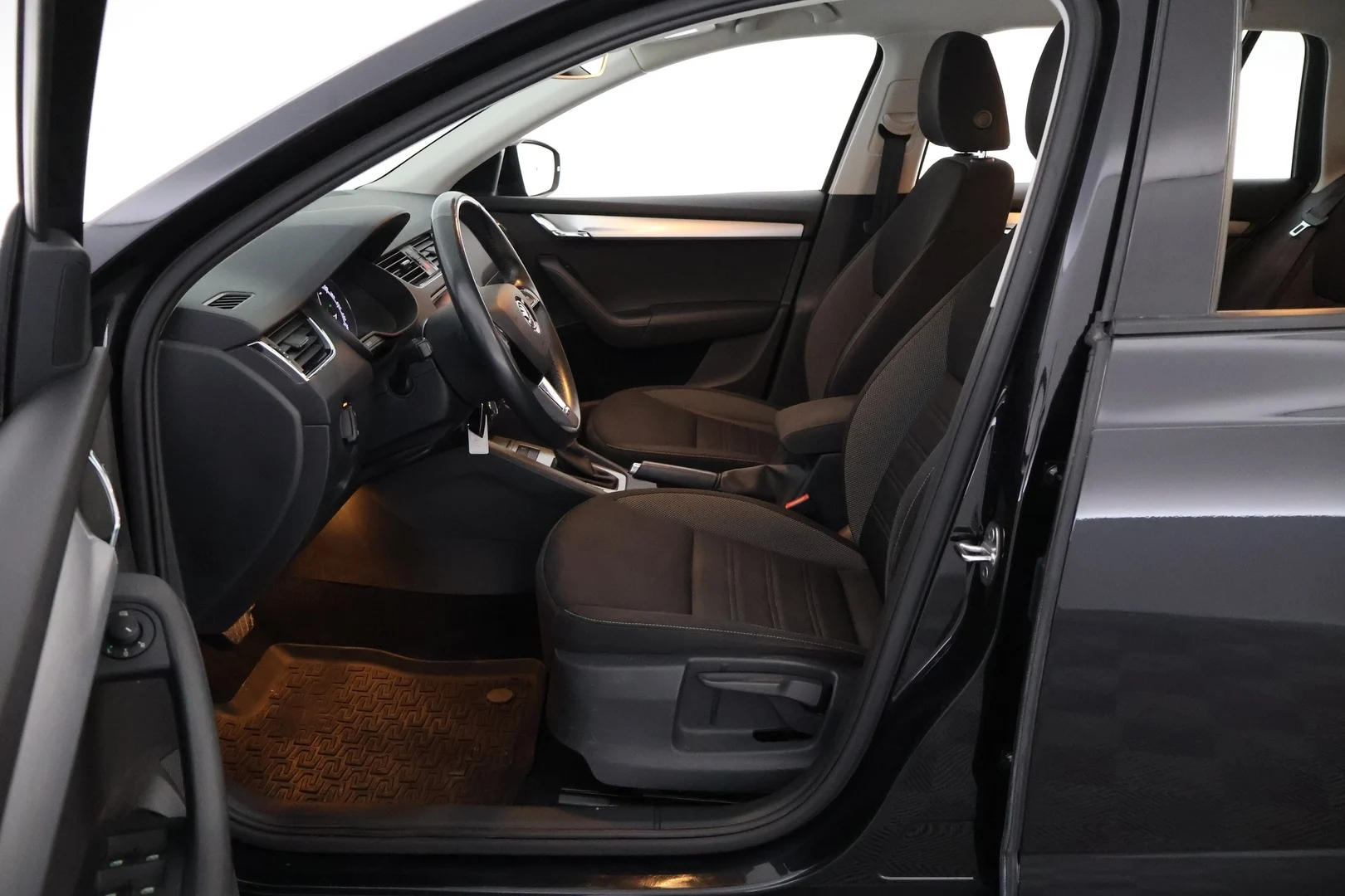 Car Image - 6PPErOmSaTazjT0amw1juQ