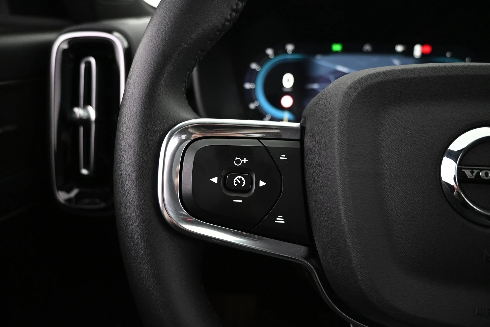 Car Image - 1EUUhR1AE5LXh9rfAp4aq6