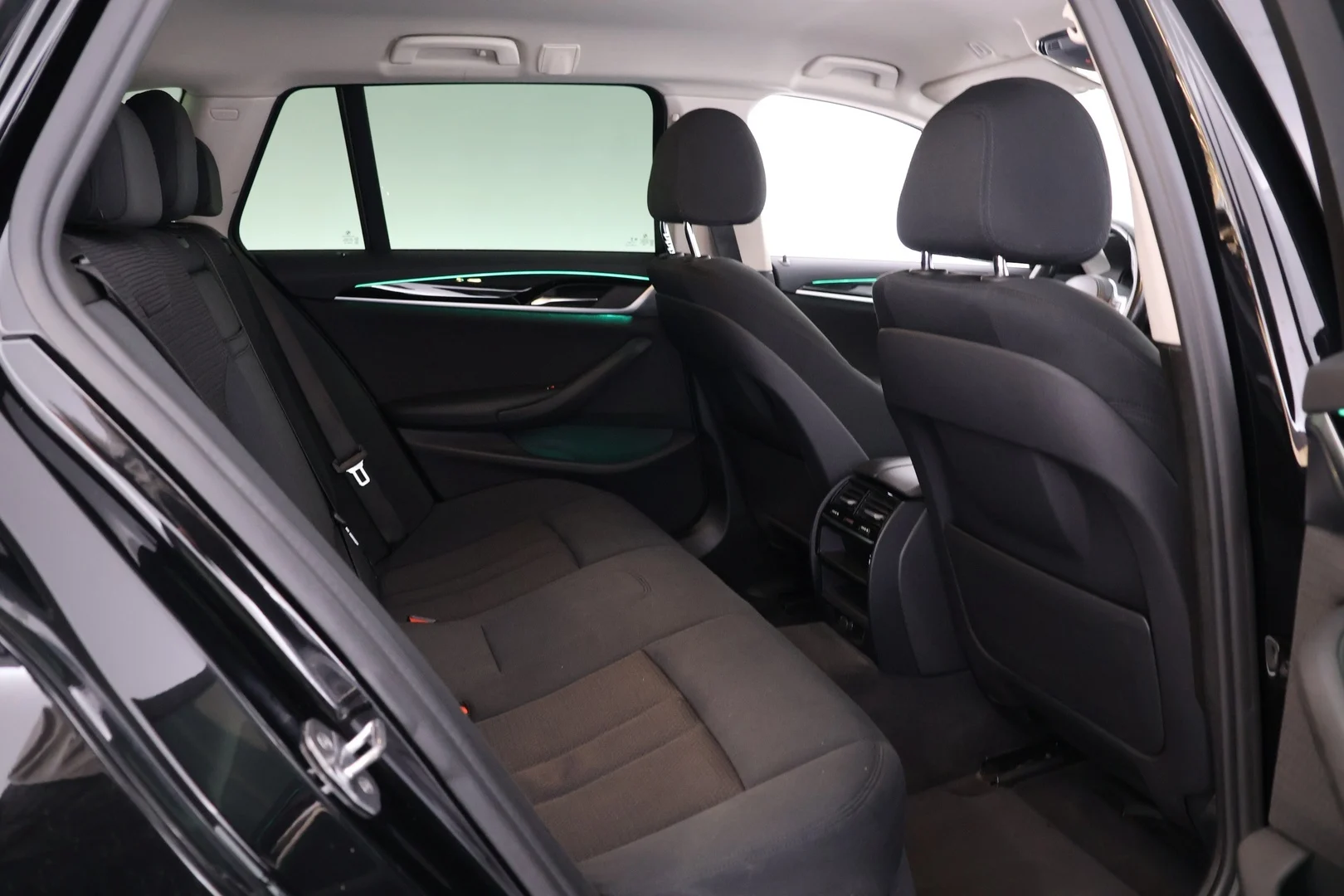 Car Image - 4gkiOL7HSZGBhY18i7W1up