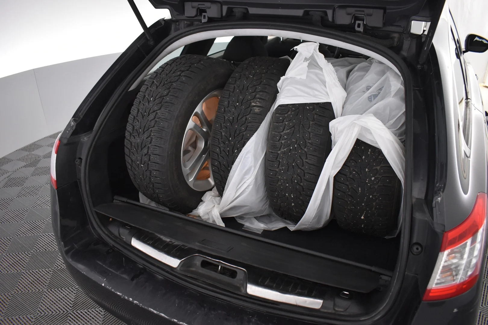 Car Image - 63cg63yM0z44Ut8u6ULo6c