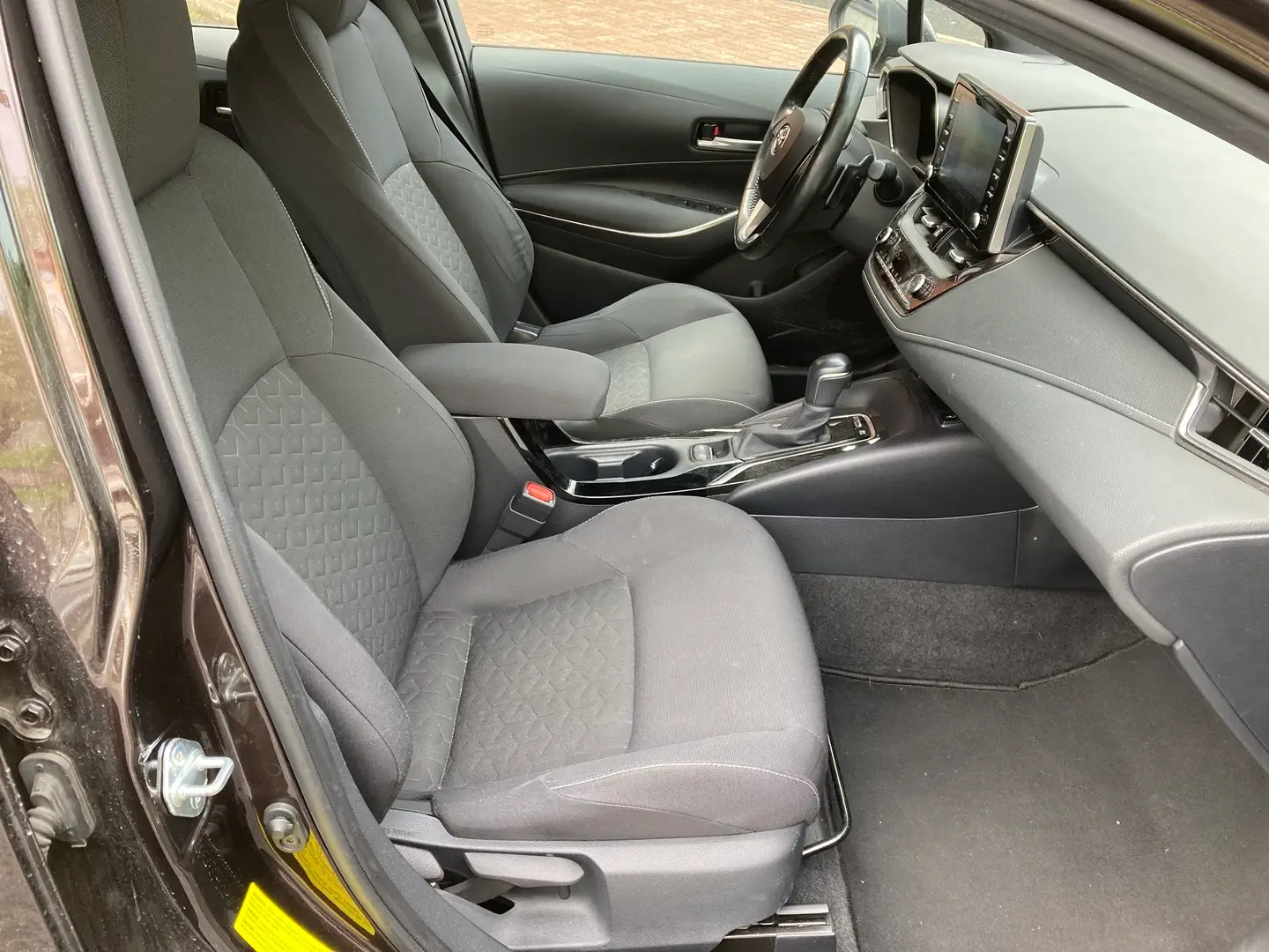 Car Image - UyYMSMH3XpXKCDl73Zh3E