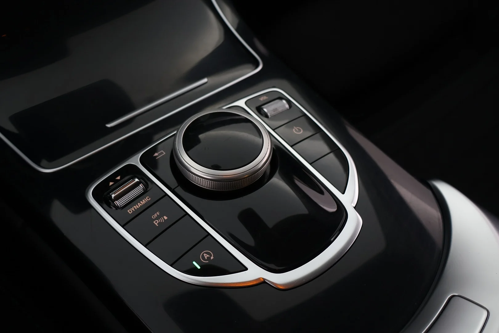 Car Image - 5VS7fayk0LD7kBu2bdYdv8