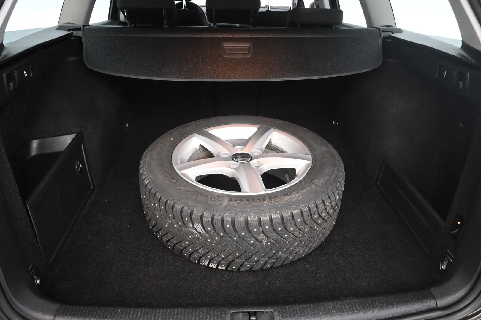 Car Image - LoJfefcC4VVdUdz2zeE6V