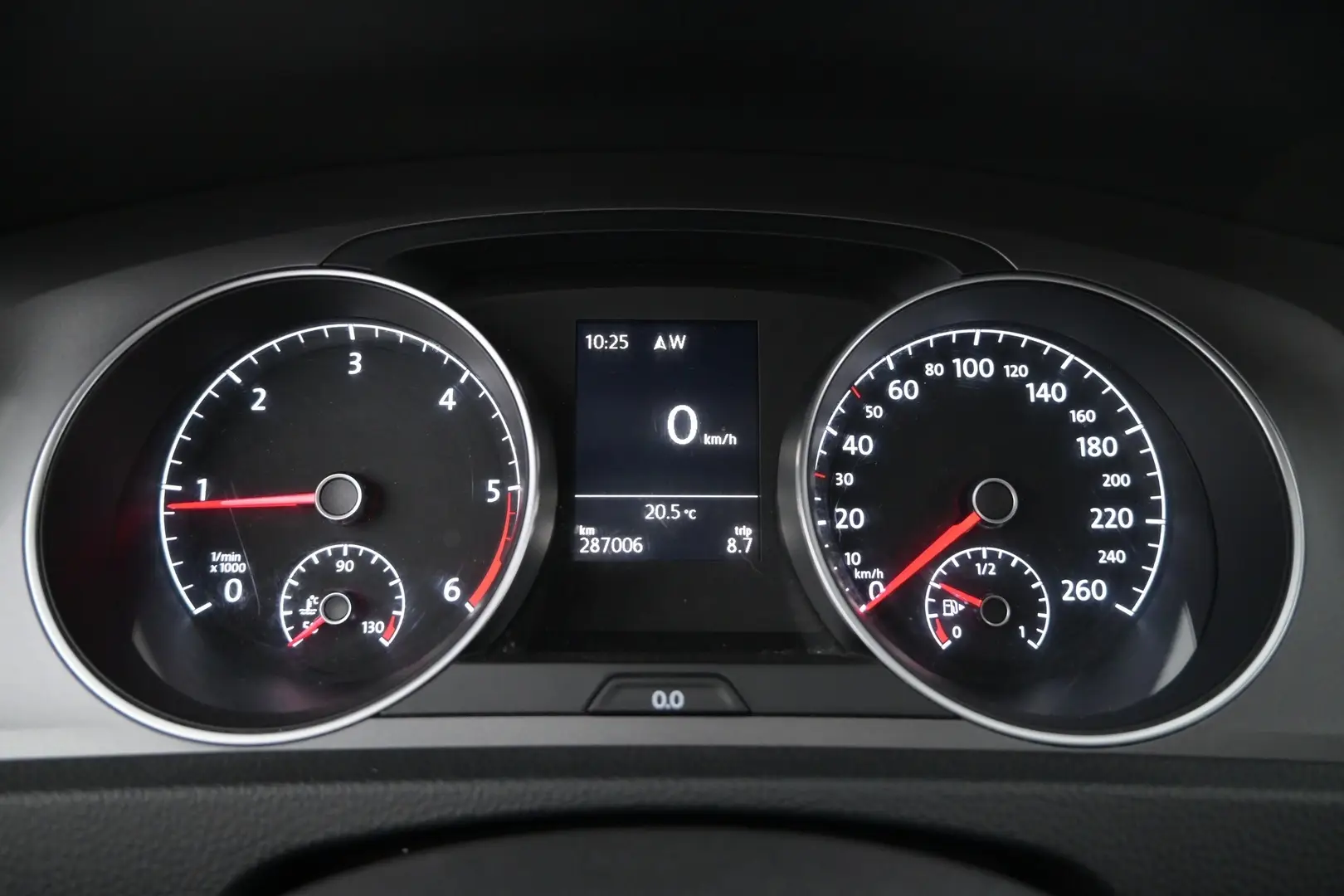 Car Image - 4lvWSzffC6HlW5YYu5w2St