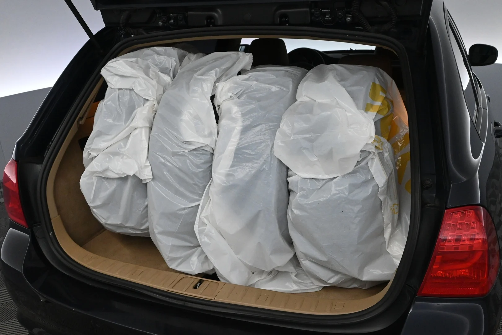 Car Image - 2OsWqZ5rx6WLZC0Ni0y5sR