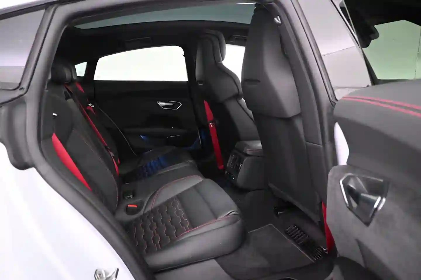 Car Image - 6jITkmC8Ad51CZDk4w6hJe