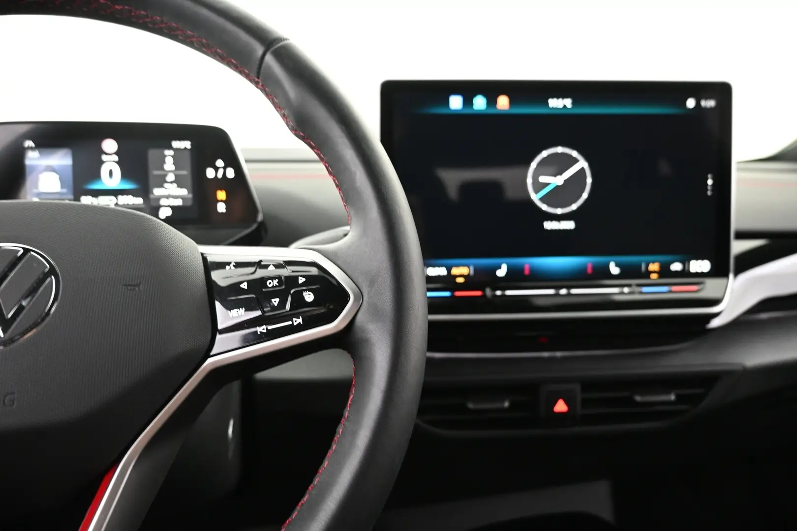 Car Image - KGqfZYhpfTsrwNG34czfg