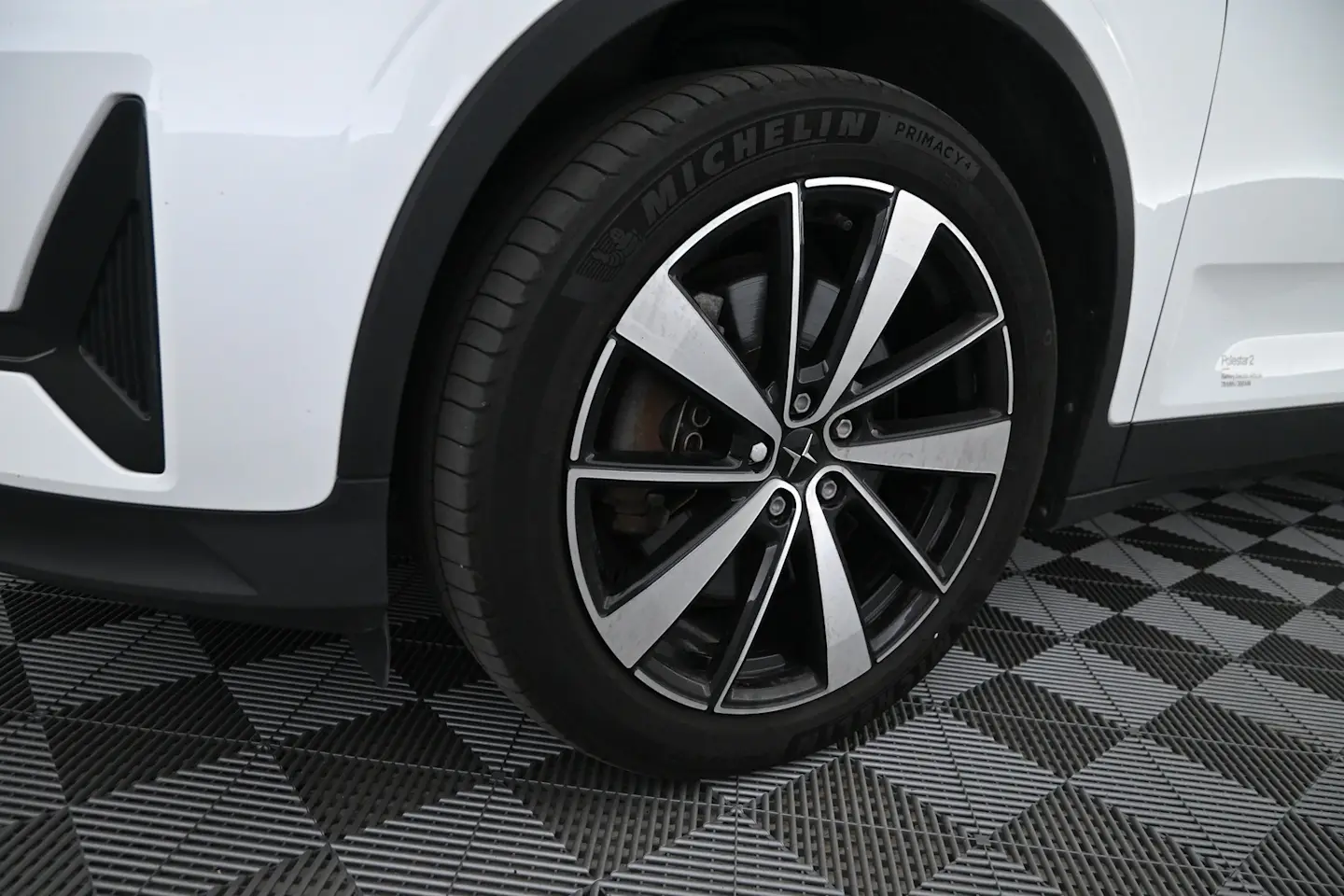 Car Image - 1LzhR75lq3iowIiMkKJmlZ