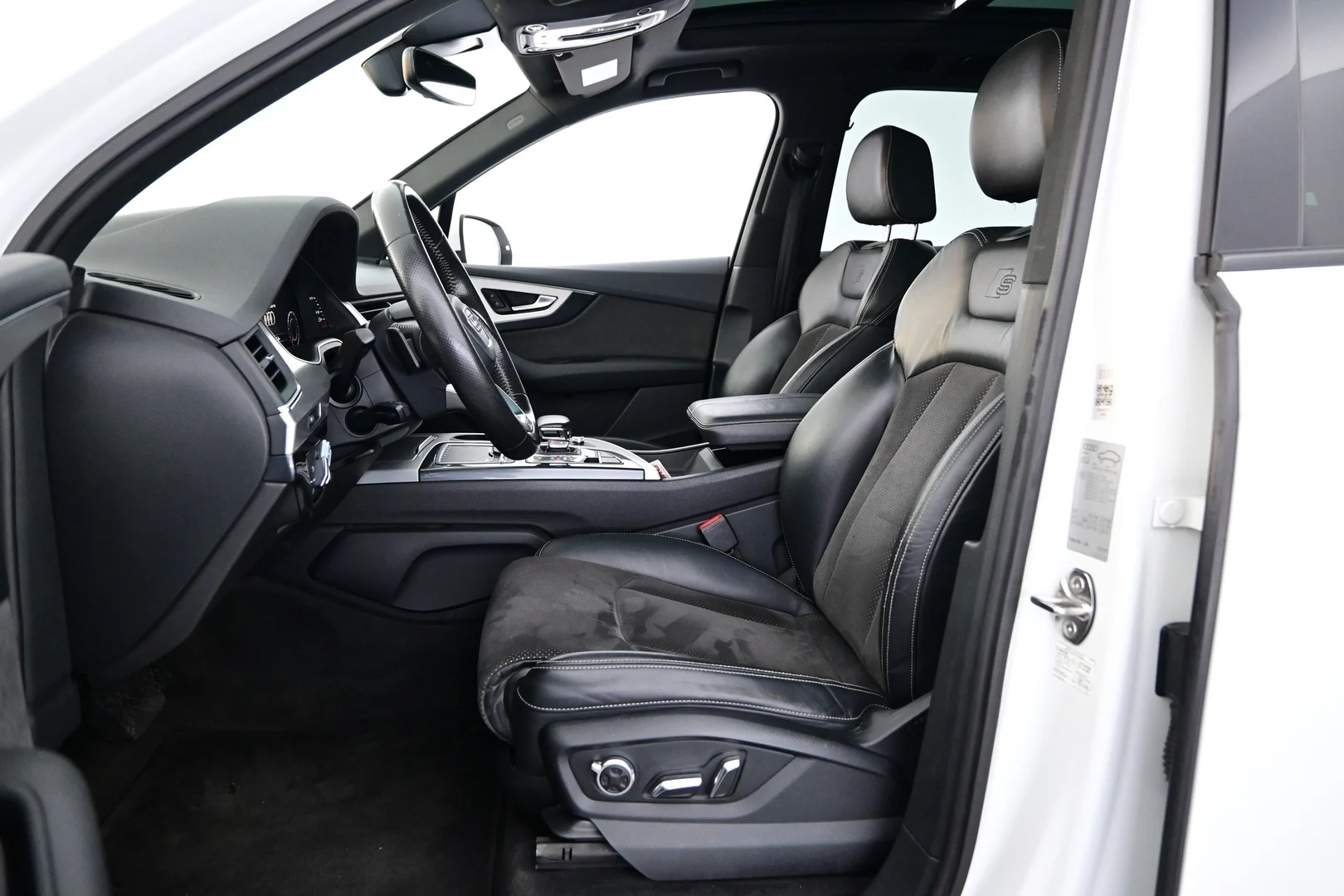 Car Image - 3EciEC2IYI6oMeBxeyt9dI