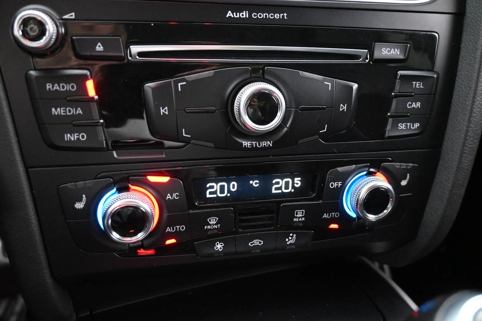 Car Image - 1hcHgq3bAax6OQIHC57EY2