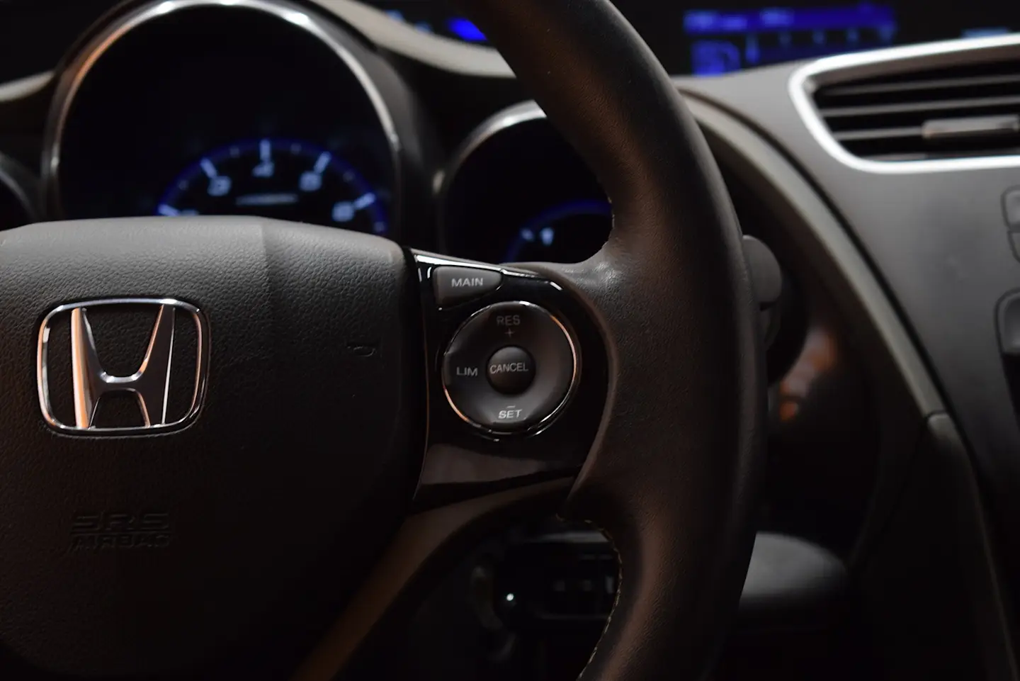 Car Image - pbkIENbaE3gIxwUqp9L8V