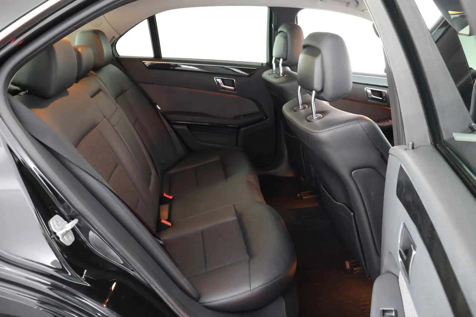 Car Image - 17skVpCT7MZ7DTuYORSpkM