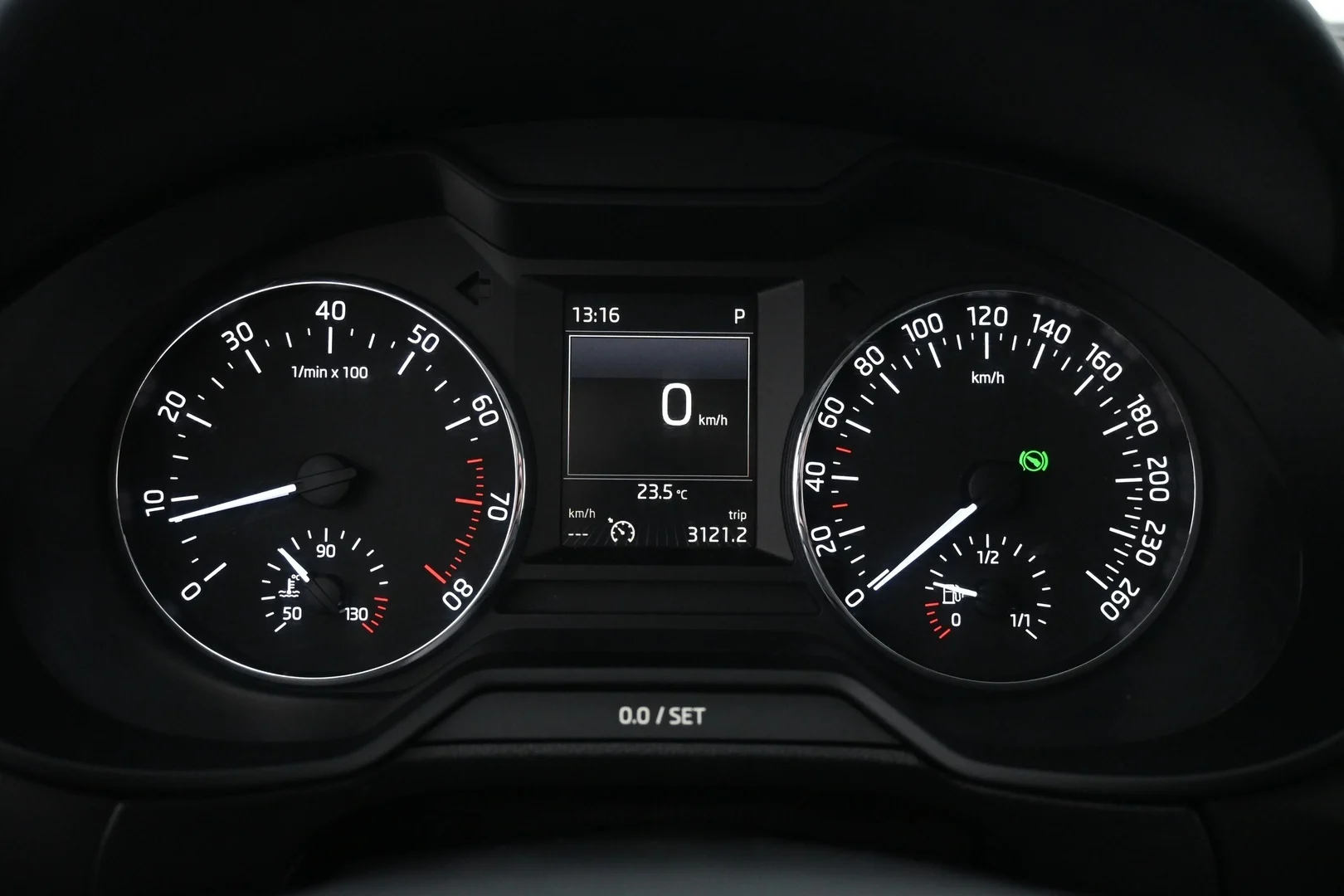 Car Image - 2Q4XcGlGjuImrbX3qycF8