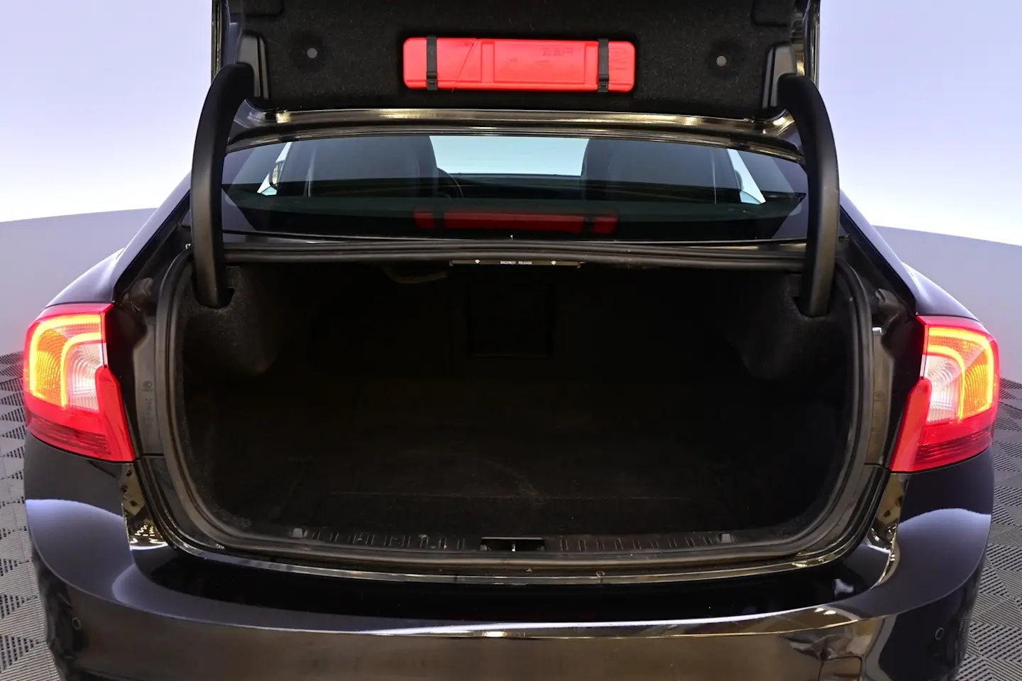 Car Image - 1H55PxkJiOo2zJN0CHLXNA