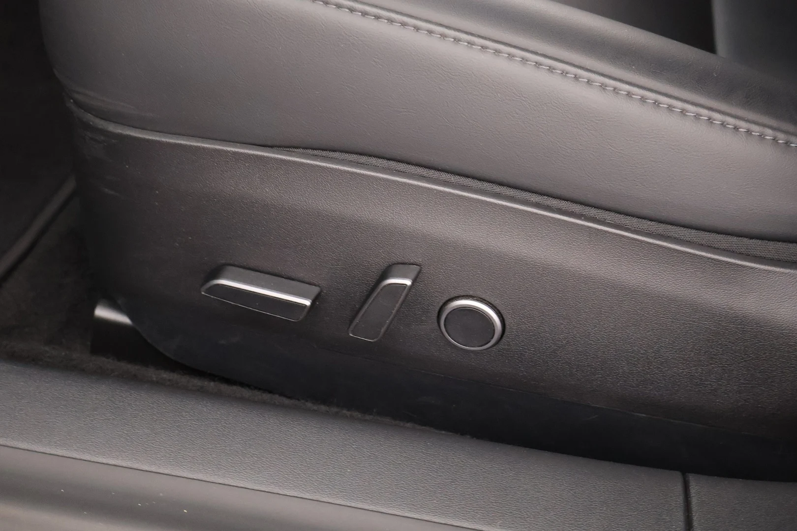 Car Image - 20sZOOpMXVHTr0fF4N5nwo