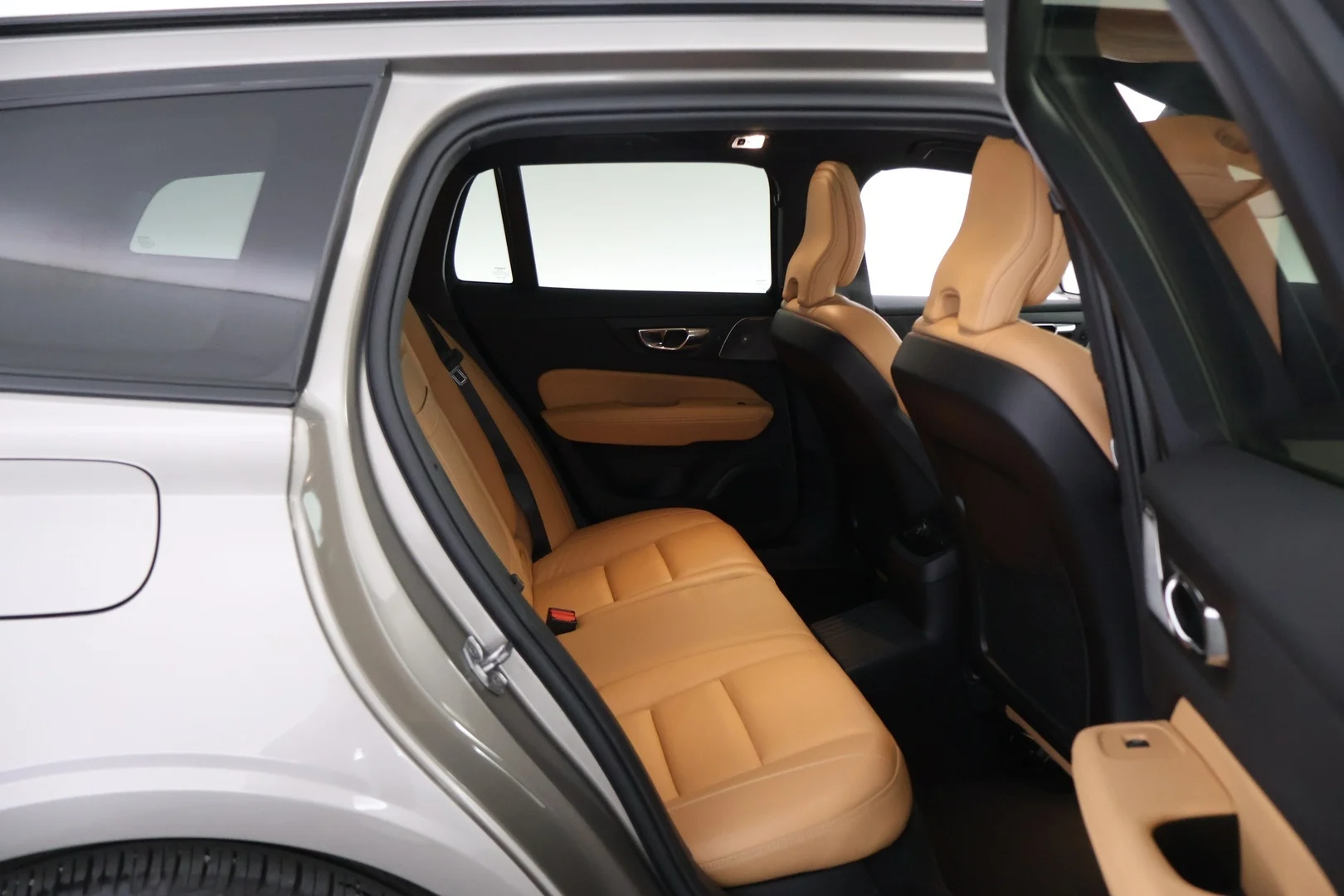 Car Image - 4iNT6MZbniRV0sRoLJpBFn