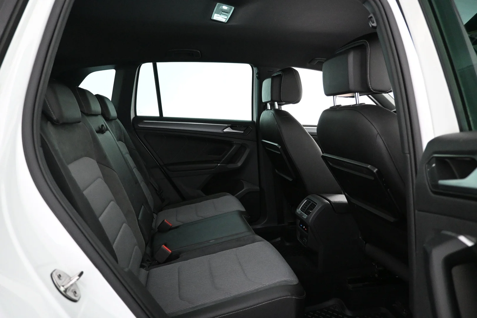 Car Image - 5EkAlc5touwqMjfZgjo9D2