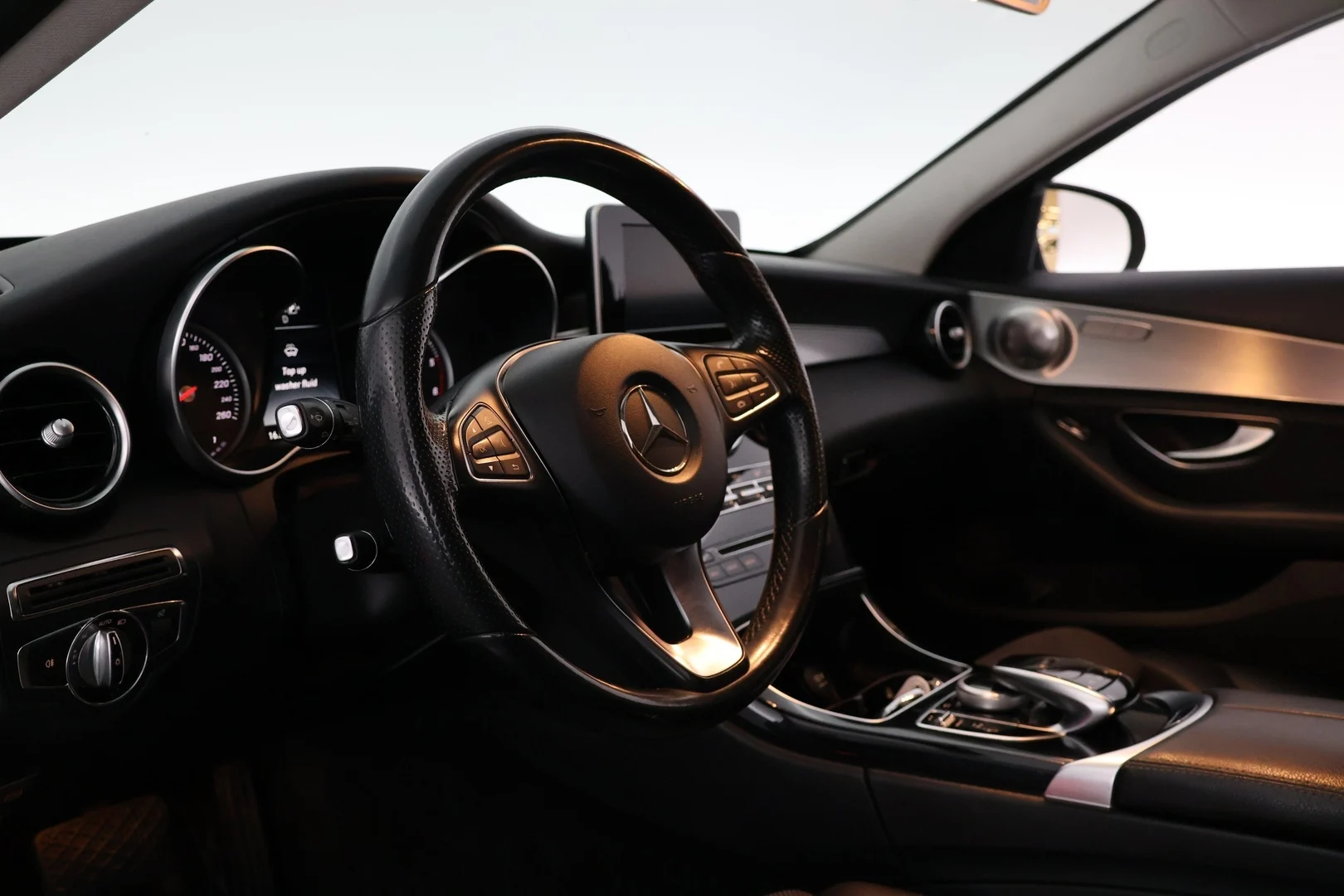 Car Image - 6MqDV8LtZUMXzDIhZ5xsEl