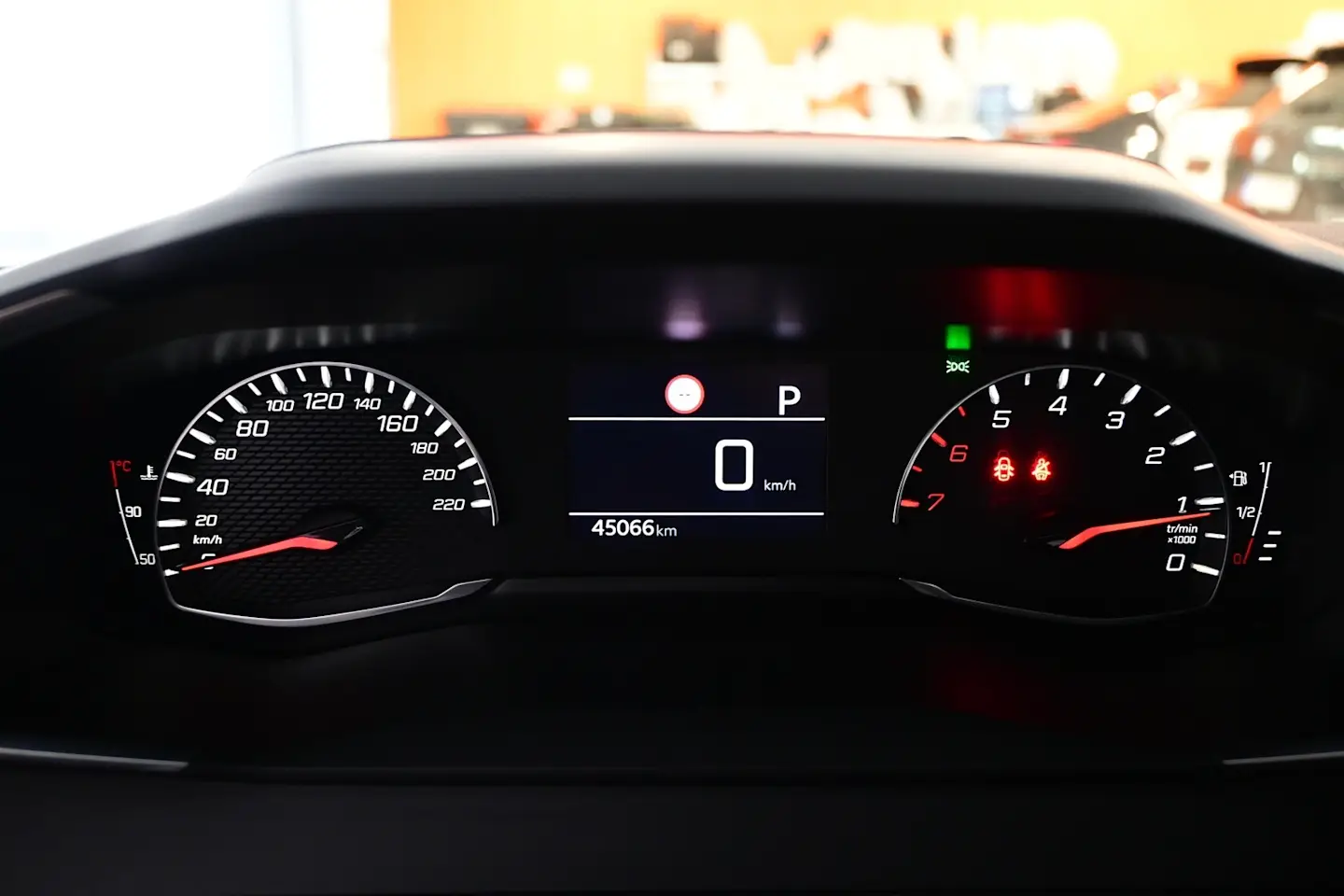 Car Image - 4J8dmckmn9O4xJlWrgYFAQ