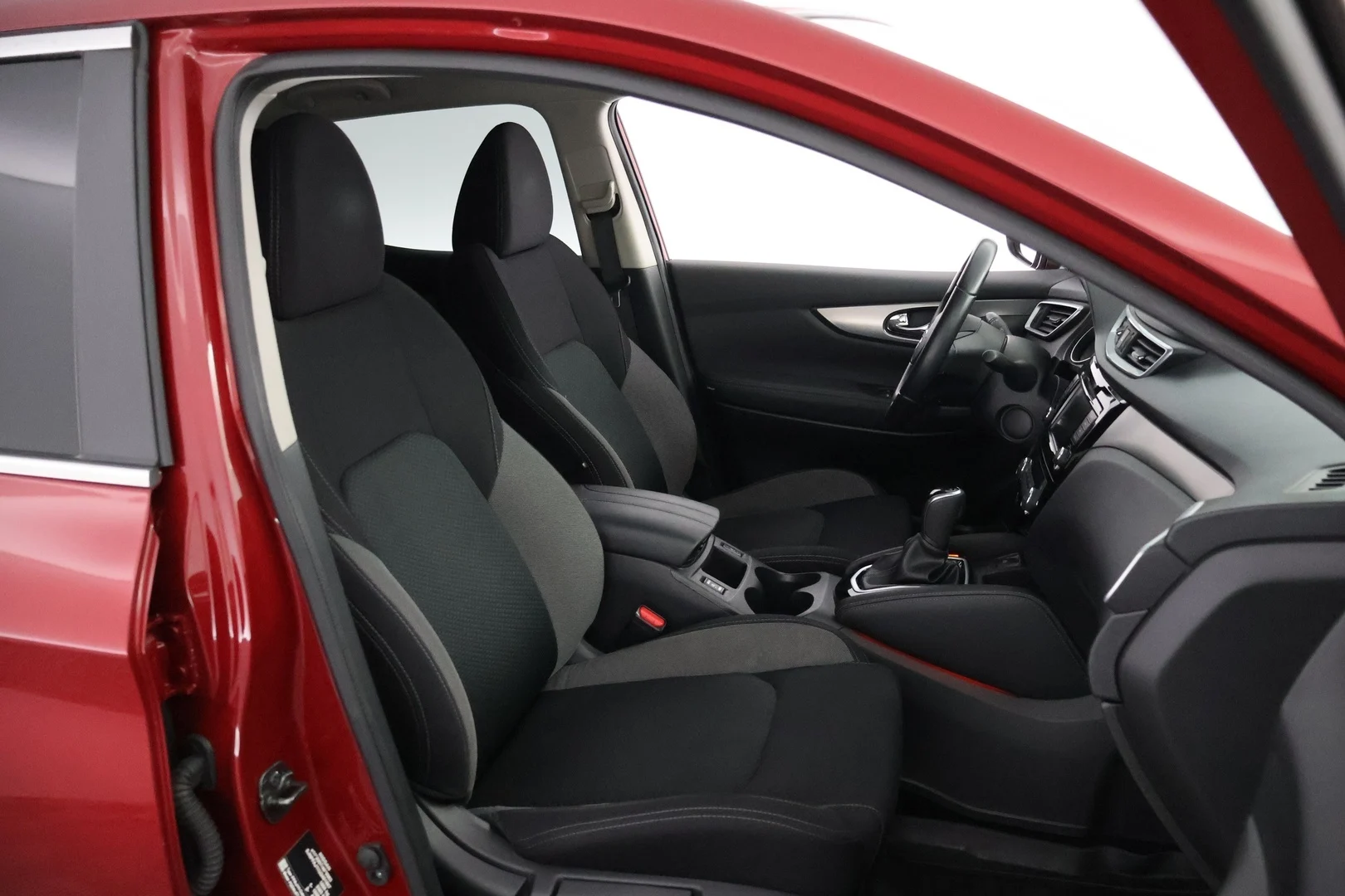 Car Image - 4W3mN9rt04VB32IOSFETmP