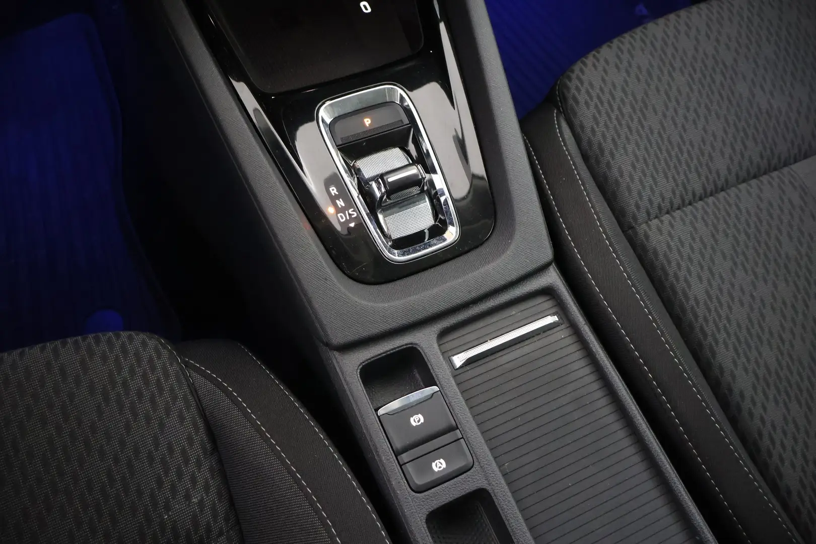 Car Image - 3glcVwAlarWvT33ixx13Nn