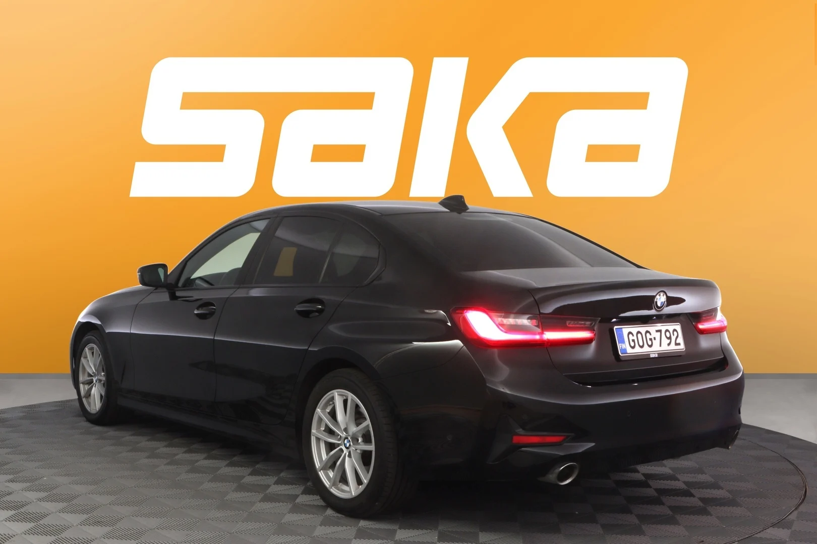 Car Image - 7iaKg6CrznIr3WbaizKmhO