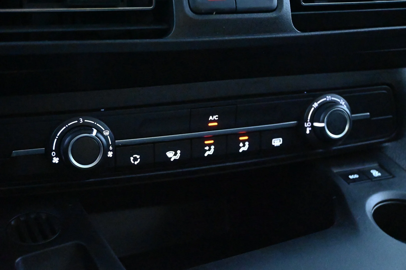 Car Image - 41uBCuc3N7nl9y6wSinErb