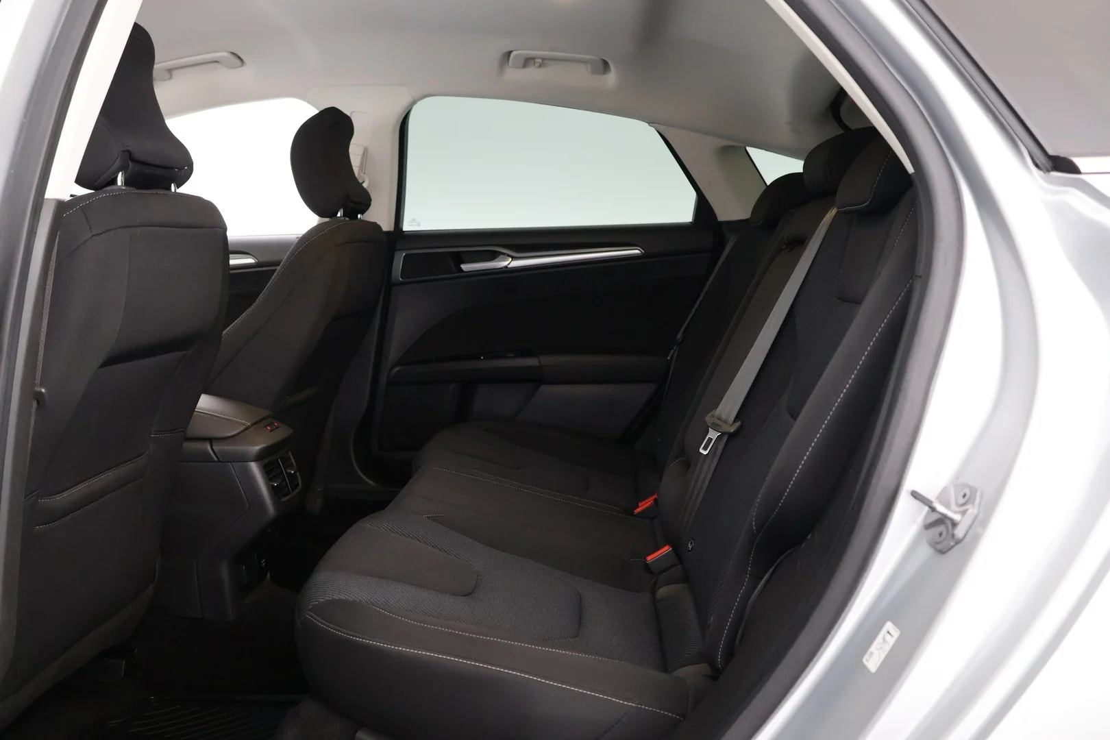 Car Image - 5VjyBknPQDnhwYeOqzQ6xf