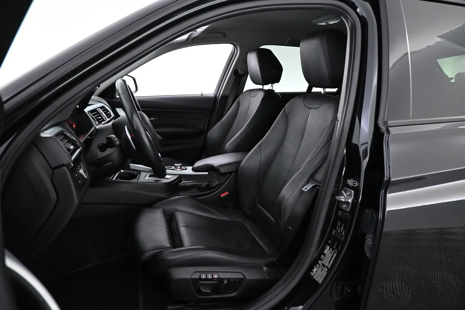 Car Image - 49xx7WQn4jc5EJMa48KAih