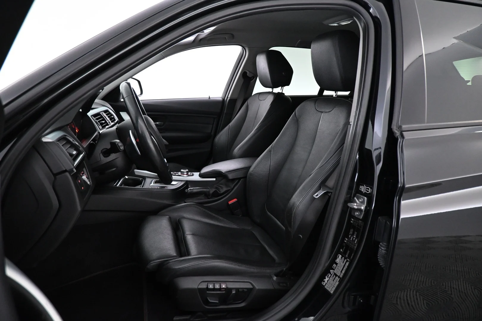 Car Image - 49xx7WQn4jc5EJMa48KAih