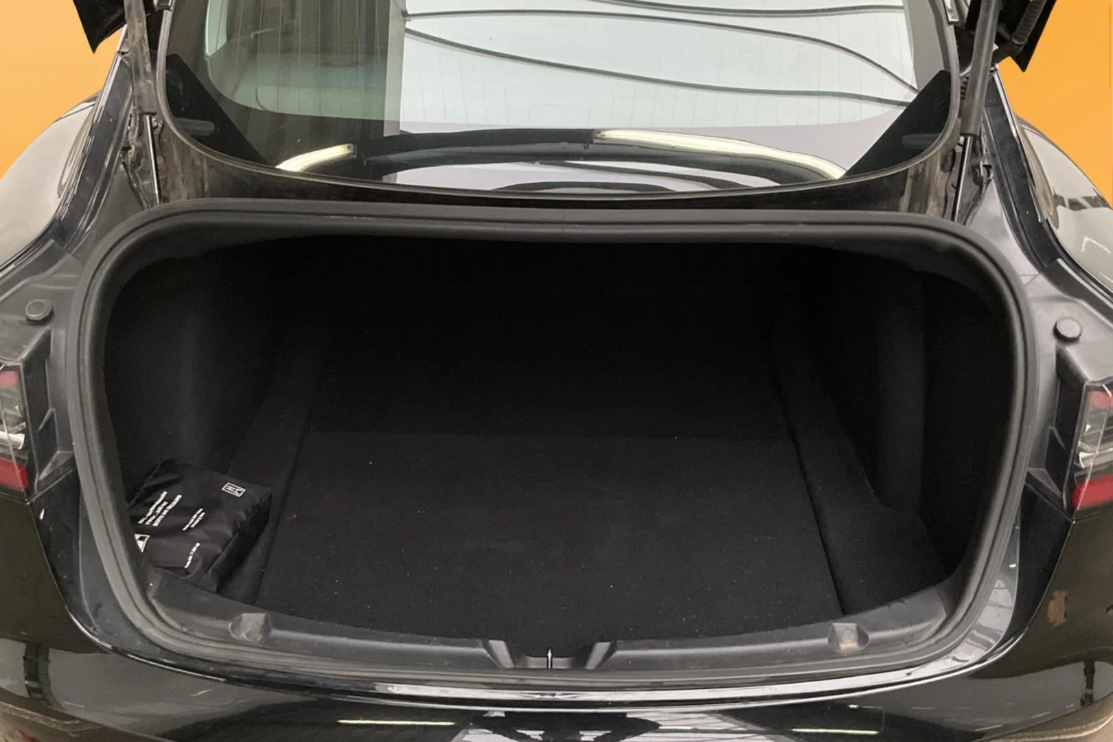 Car Image - 3E8uzNklk5xn38b7FgqYWz