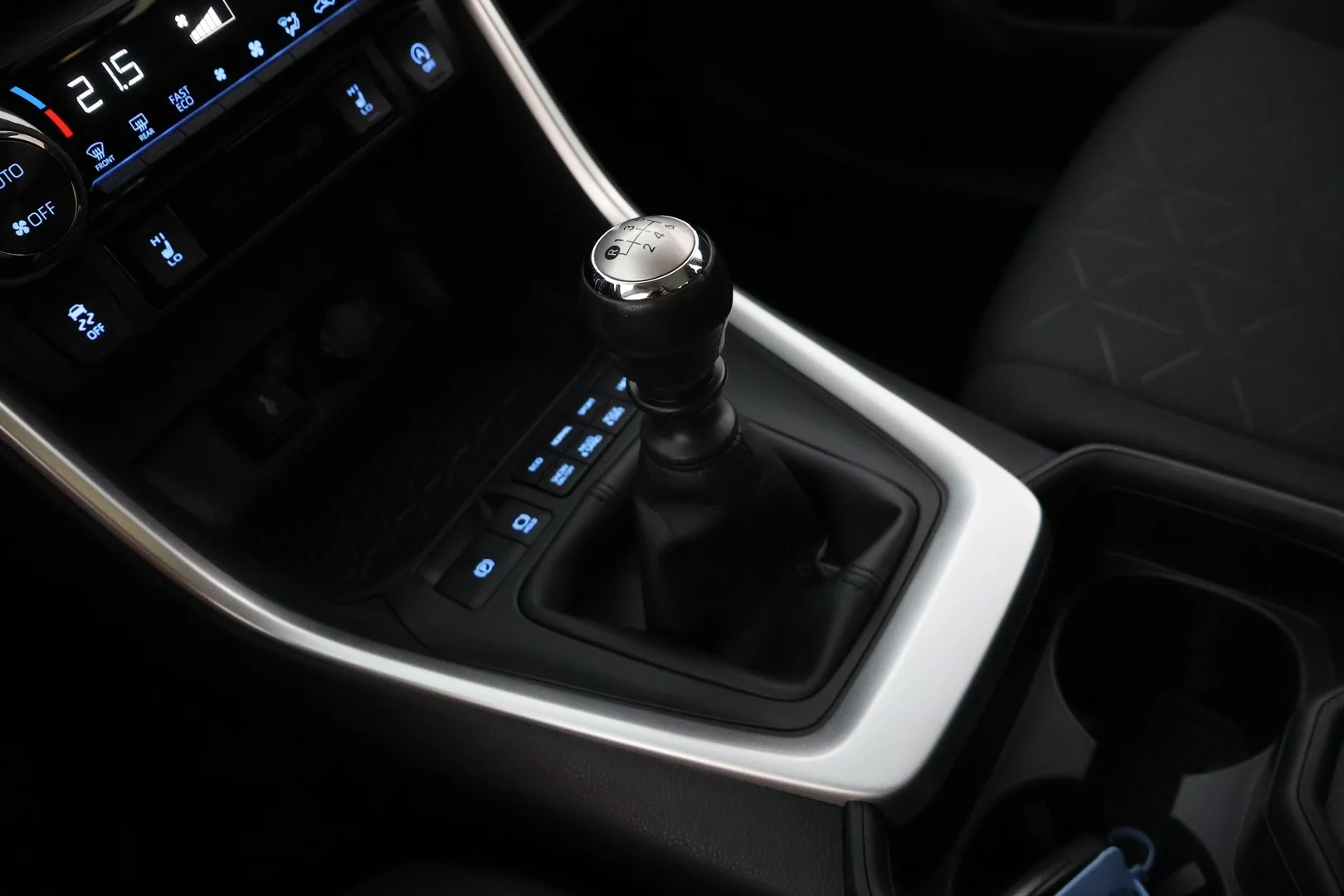 Car Image - 417NgFt0vWb8ajR0AG5YFX