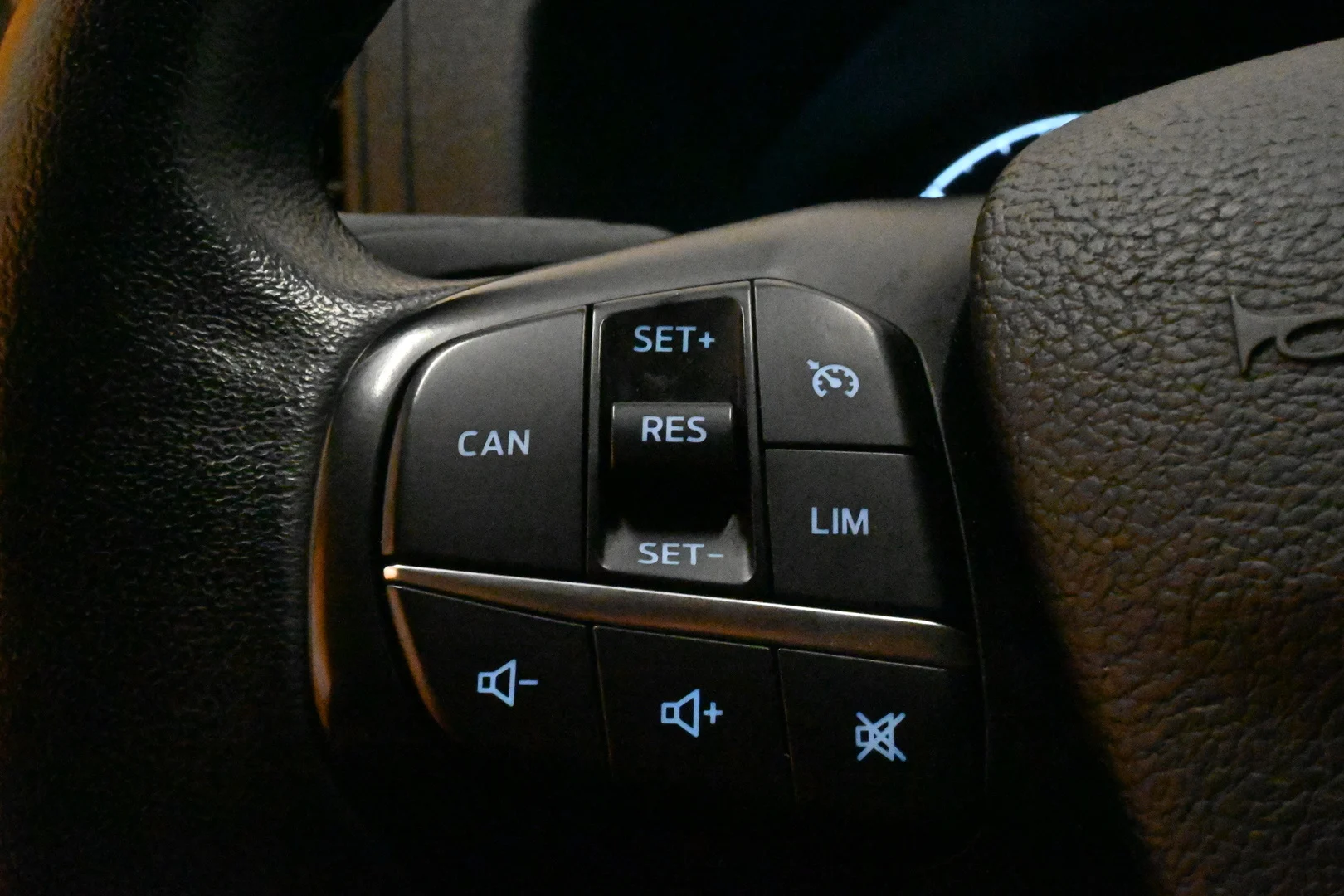 Car Image - 5CKS3IR9E4YJAJBNsEdgY3
