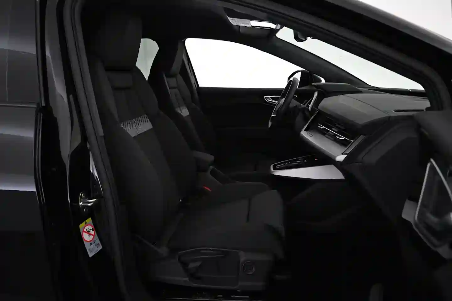 Car Image - PSUqrtPOkip80hH2xefmo