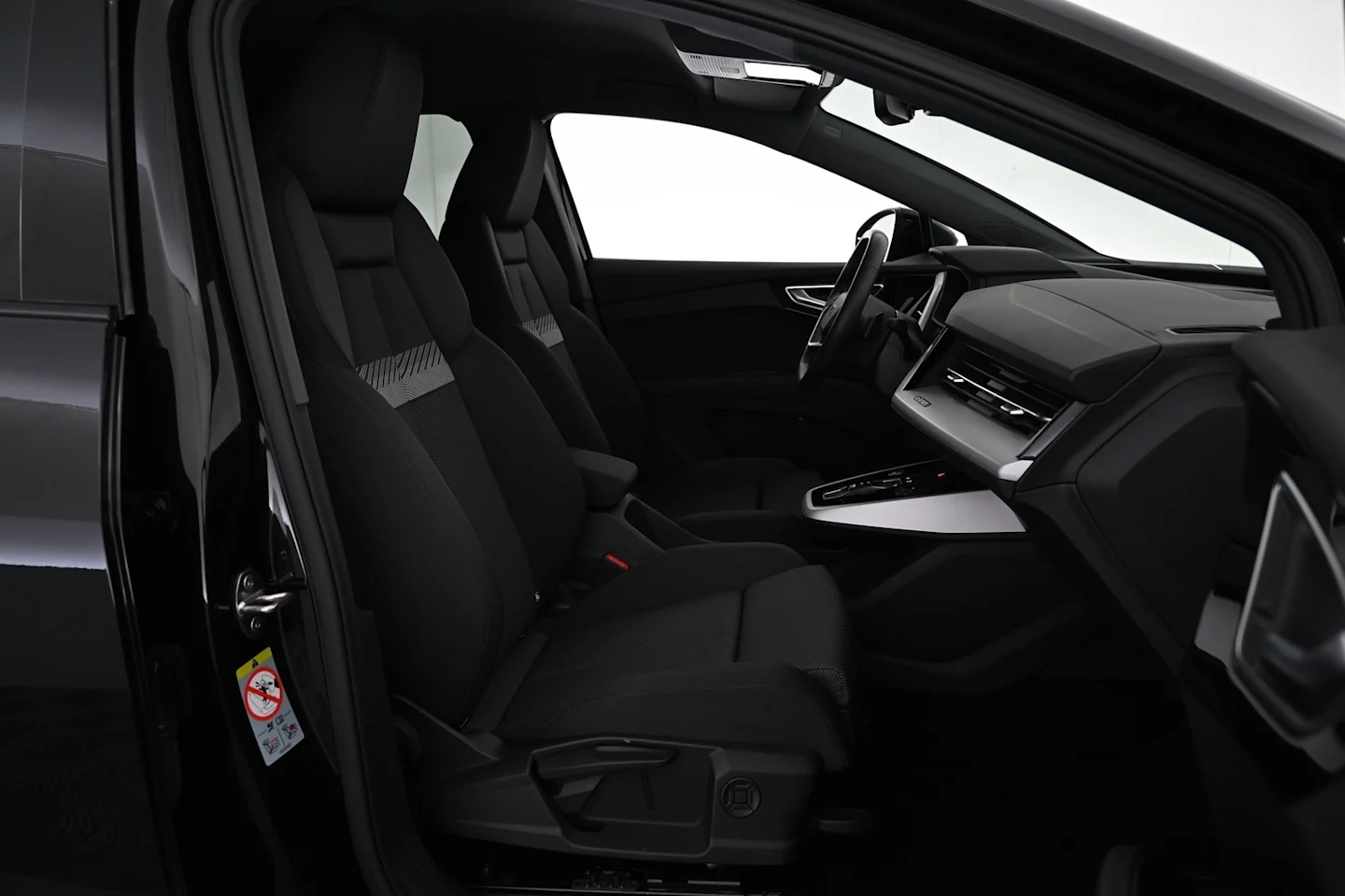 Car Image - PSUqrtPOkip80hH2xefmo