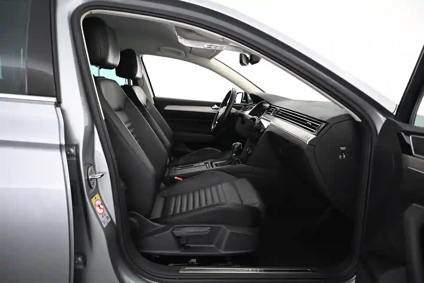 Car Image - 4MZi0NE4h3KdCmNKRxlbQt