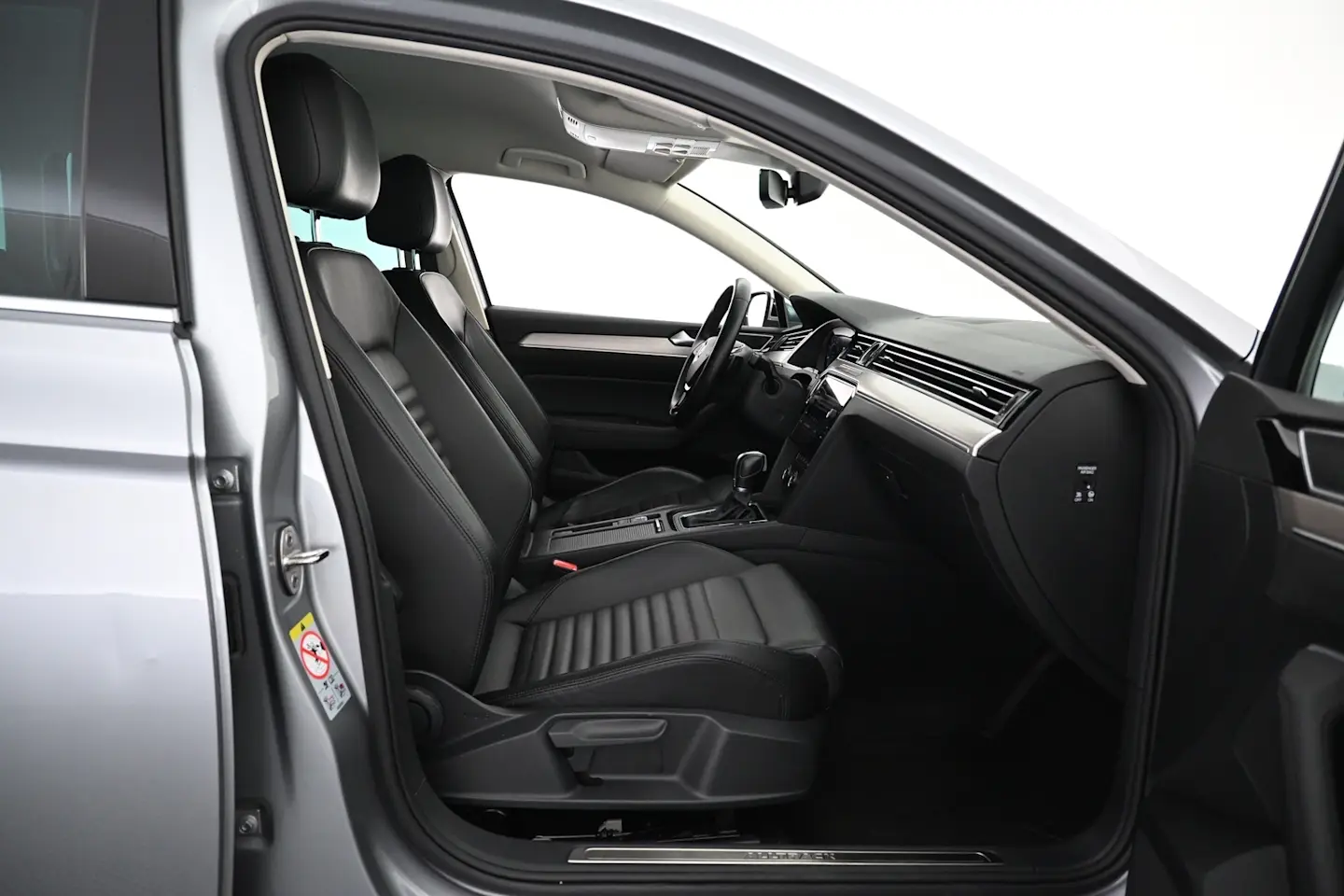 Car Image - 4MZi0NE4h3KdCmNKRxlbQt