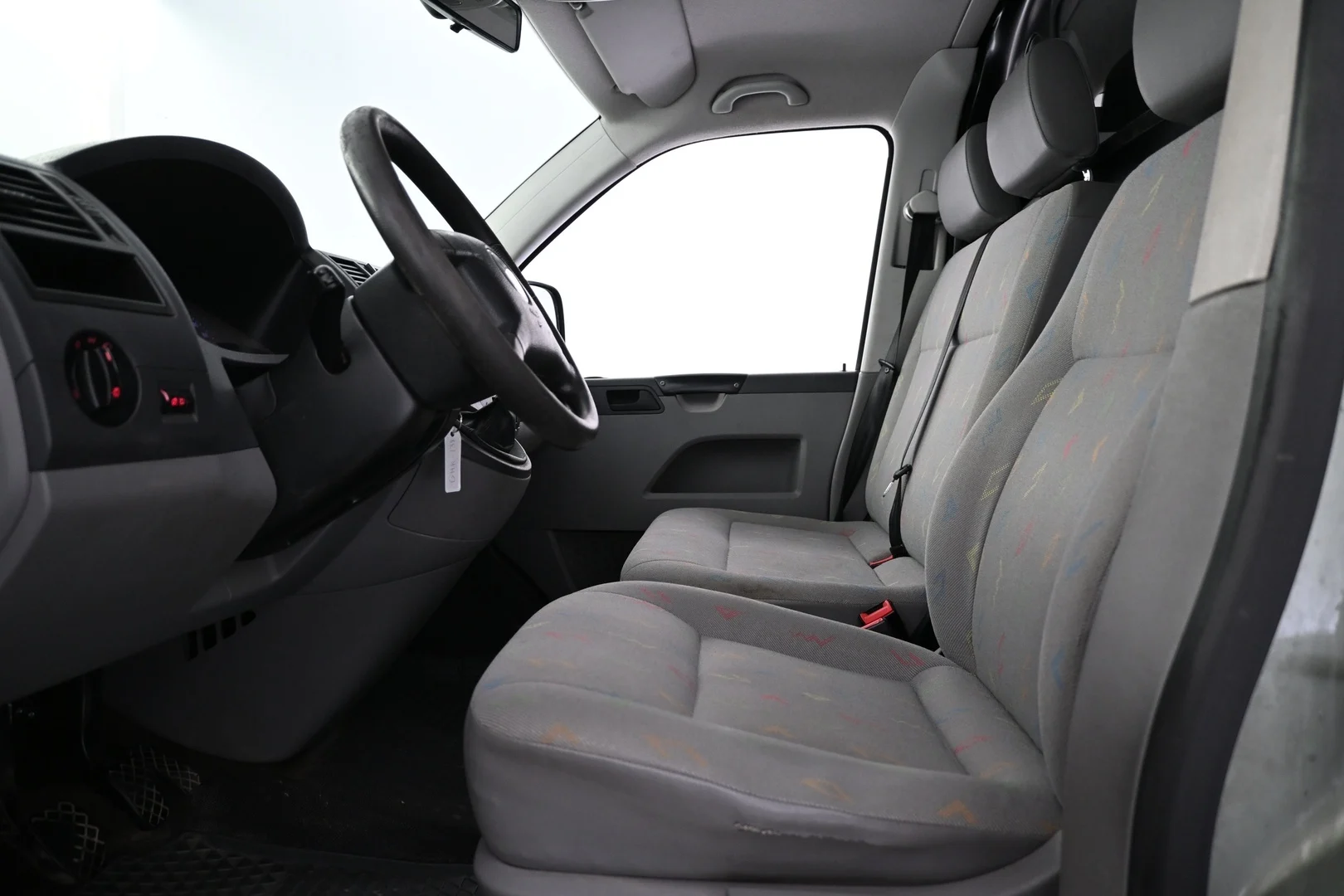 Car Image - SmgBvOg8oTCLvKbQxSGJE