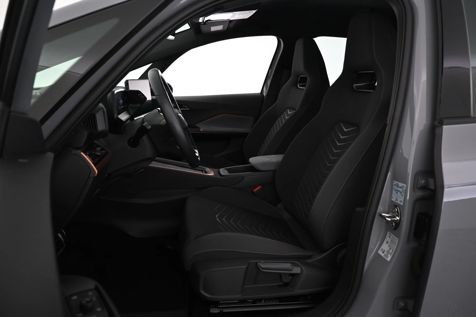 Car Image - 3noMcfOts39z74GdHeuWEO