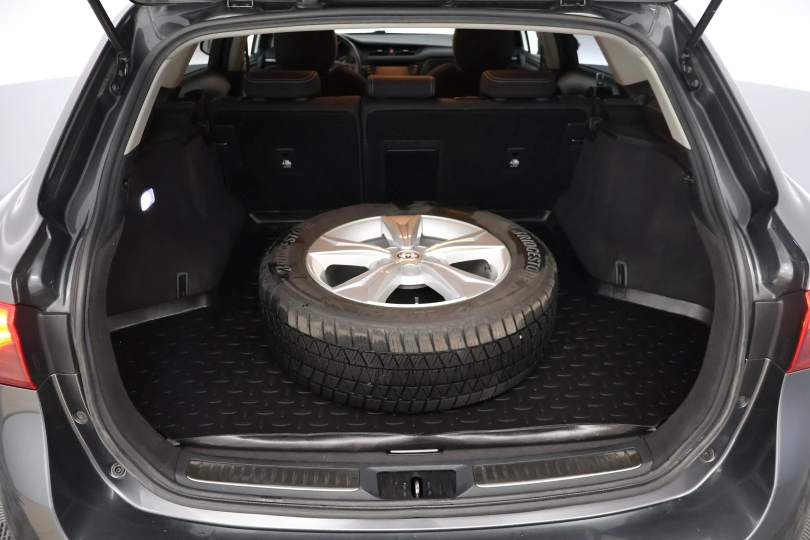 Car Image - 4meAhr5W8m5rNp3b2Sknrs