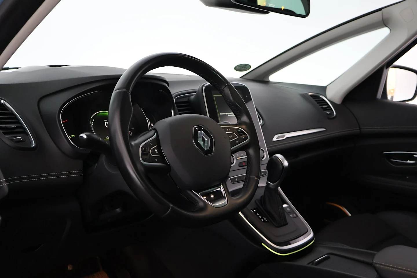 Car Image - FkRnbxb06chVx4R8wmGJx