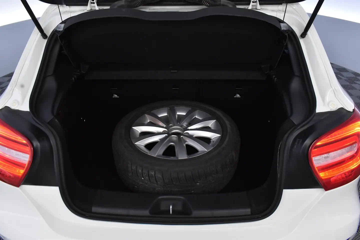 Car Image - 5mWBwxLvBokE5qA2UmRNis